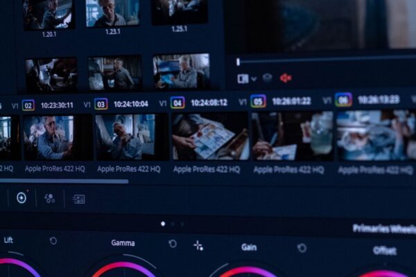 Color-Grading am Monitor in der Postproduktion