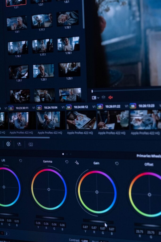 Color-Grading am Monitor in der Postproduktion