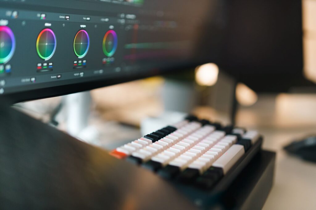 Editing-Arbeitsplatz mit Keyboard